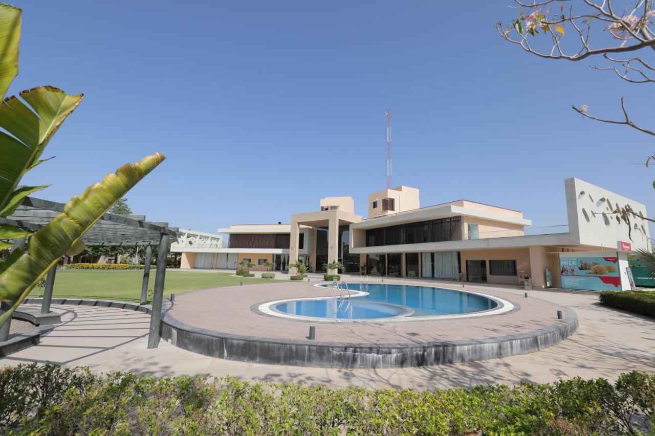 Club Heaven Palanpur Hotel Exterior photo